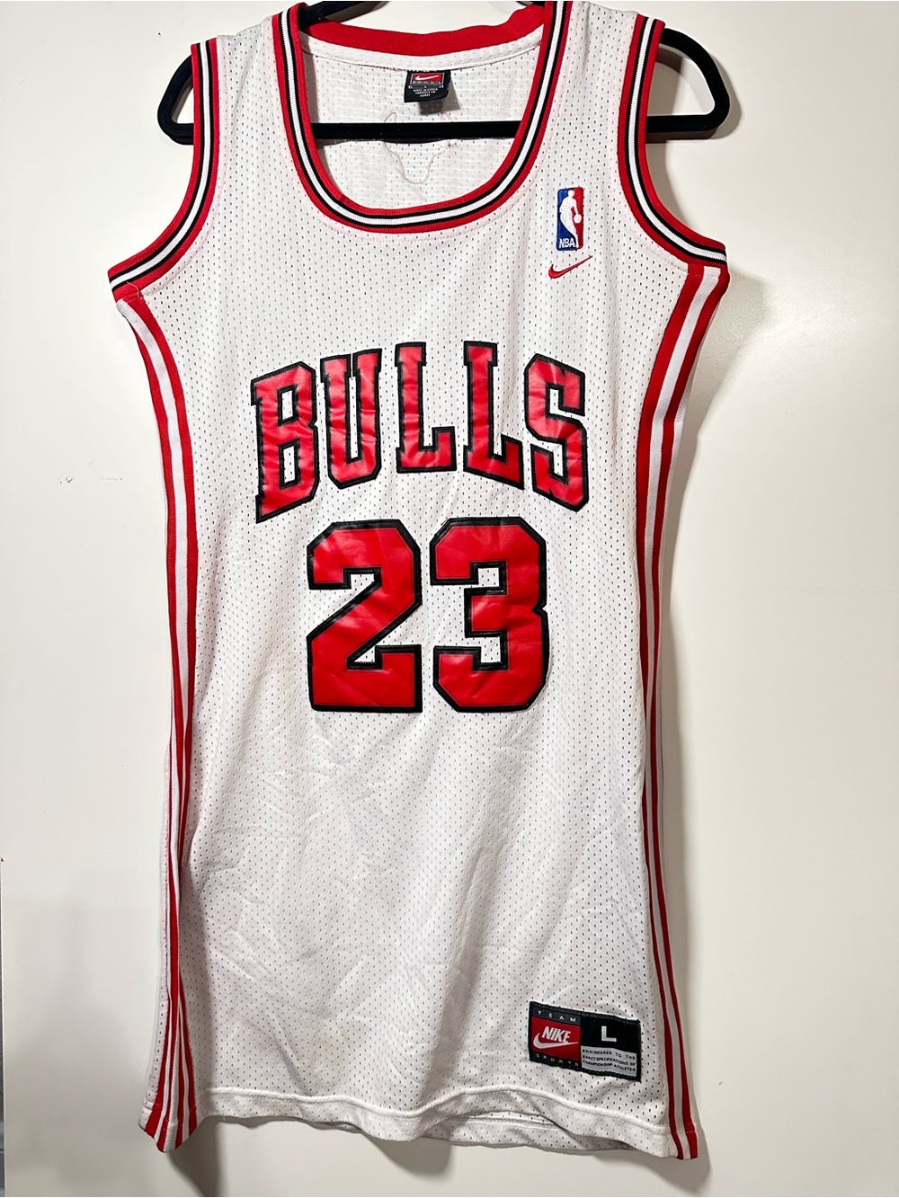 Vintage Nike Team Michael Jordan Chicago Bulls #23 White Jersey Men's L Stitched